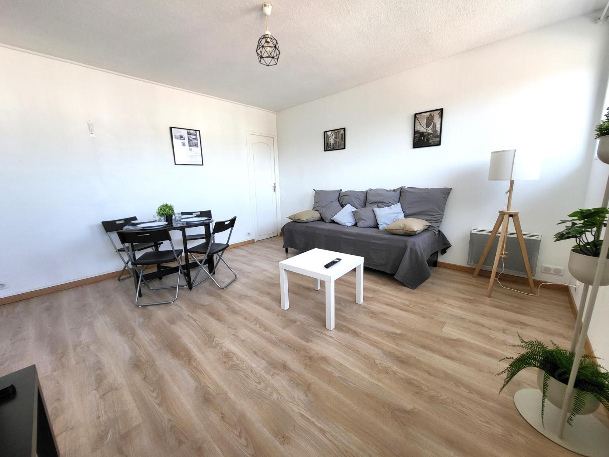 St-Quentin-En-Yvelines Plusieurs Appartements Avec Parking Trappes Exterior foto