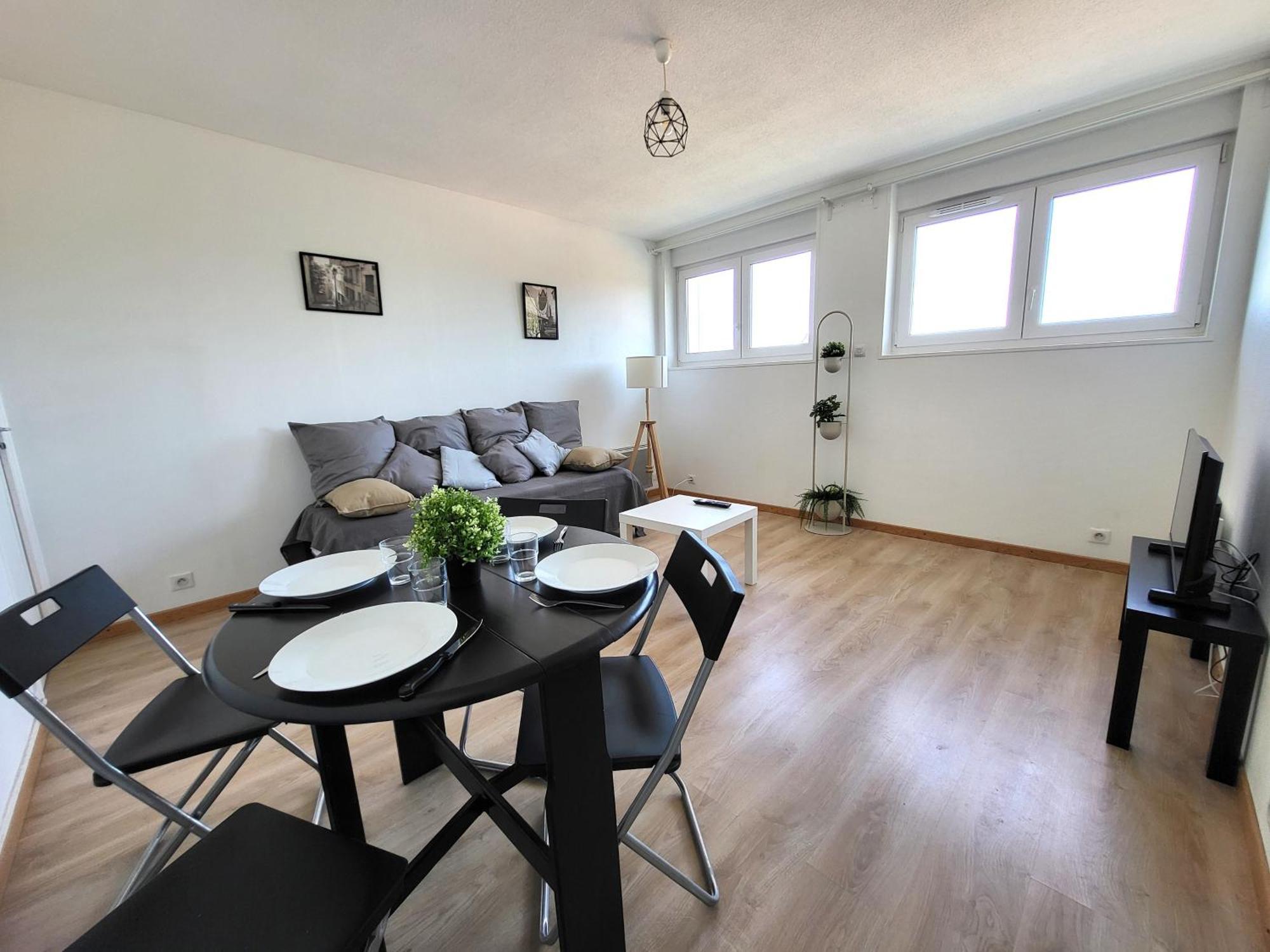 St-Quentin-En-Yvelines Plusieurs Appartements Avec Parking Trappes Zimmer foto