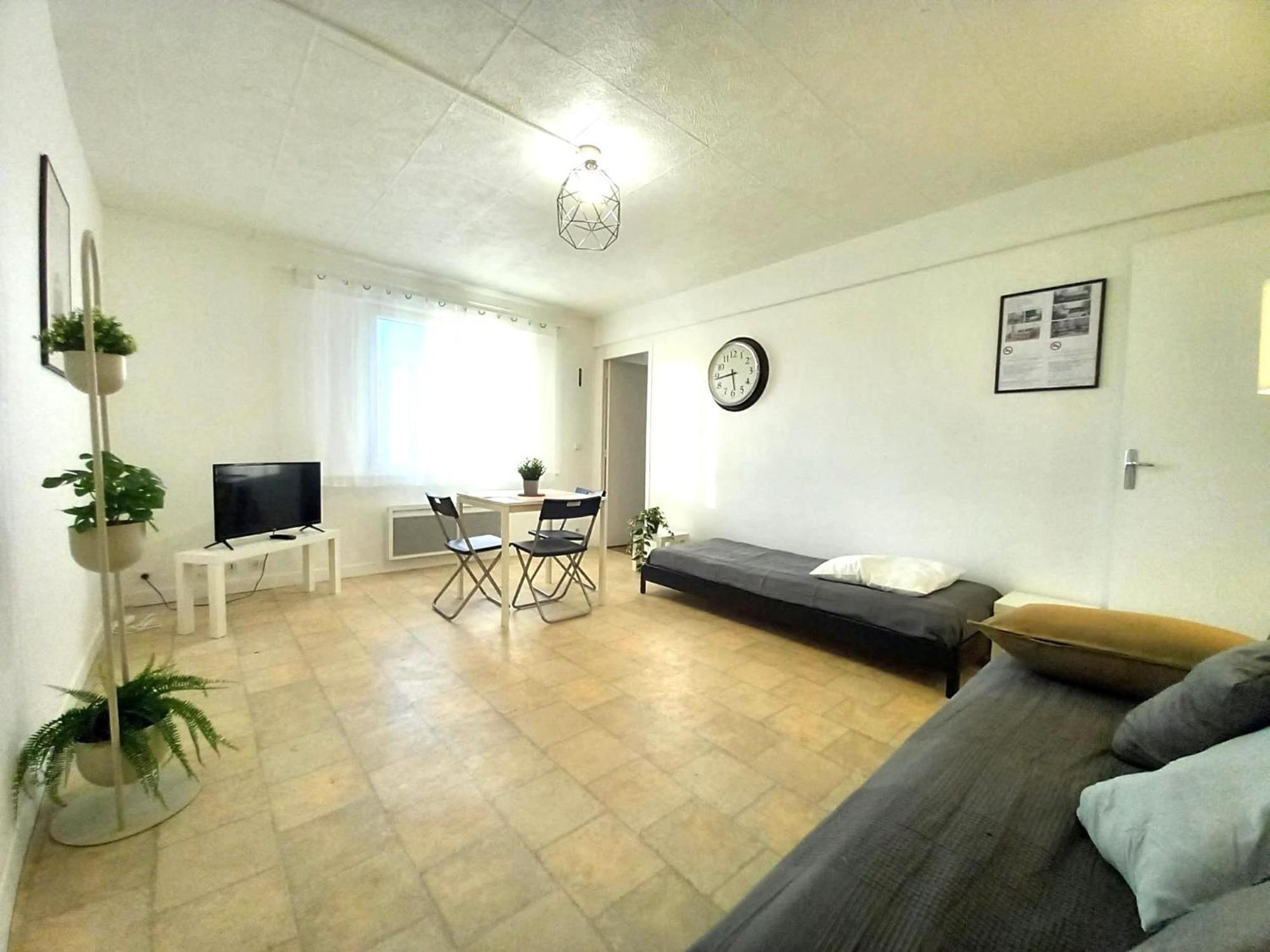St-Quentin-En-Yvelines Plusieurs Appartements Avec Parking Trappes Zimmer foto